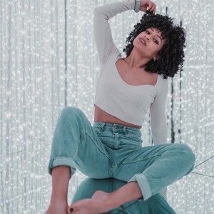 Meet your Posher, Naury